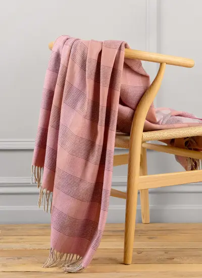 Saoirse Pink Supersoft Lambswool Throw